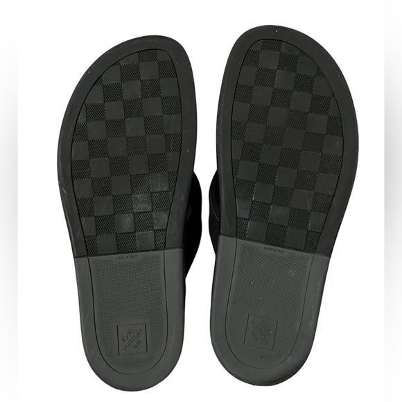 Louis Vuitton men’s flip flops - Picture 2 of 4